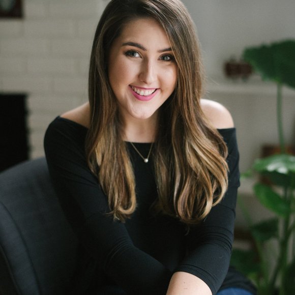 Meet your Posher, Emily - Picture 4 of 6